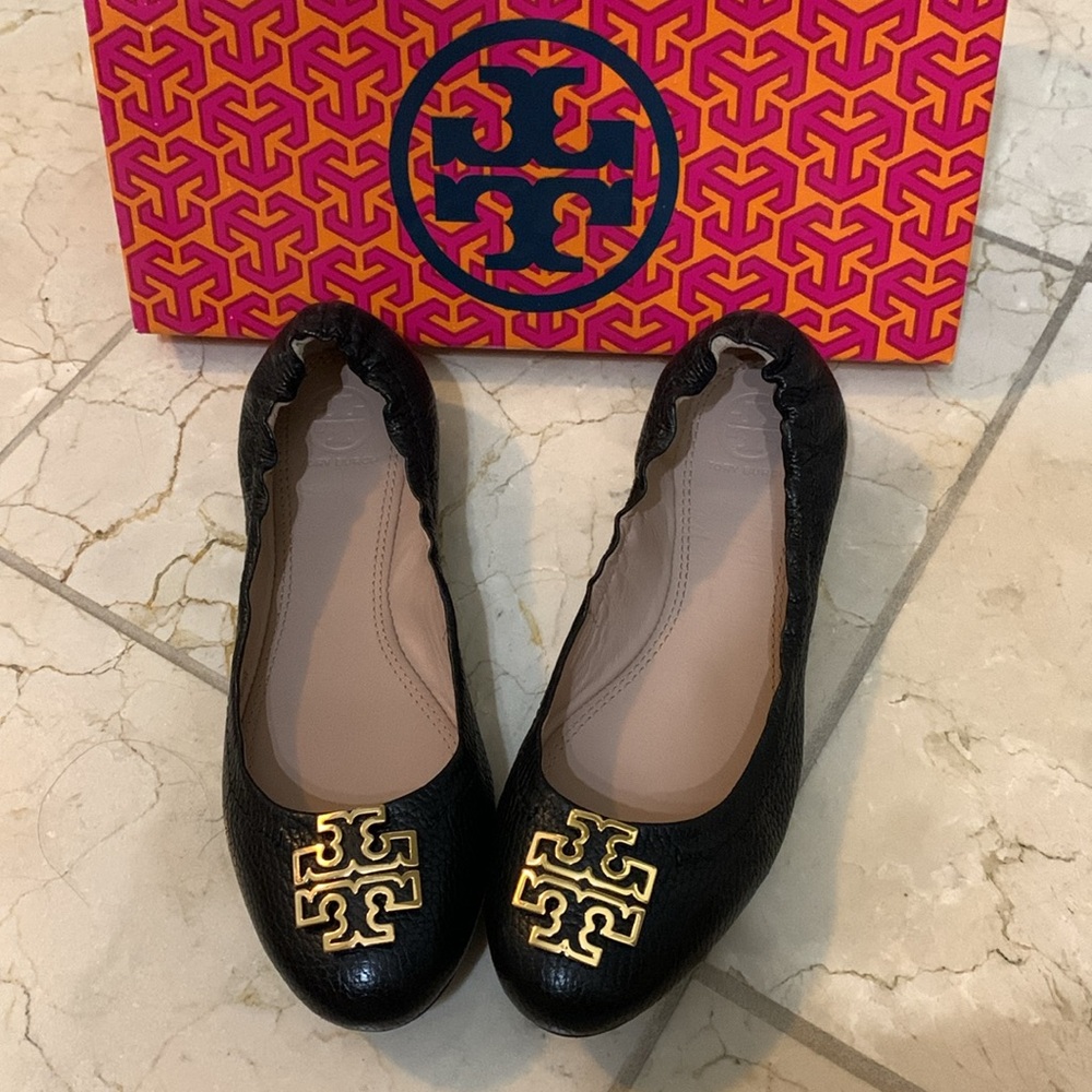 Brand new Tory Burch logo Black & Gold Melinda Ballet Flats Size 6.5